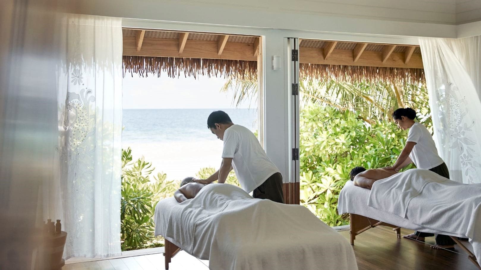 The Best Couples & Honeymoon Resorts in Maldives - COMO Cocoa Island
