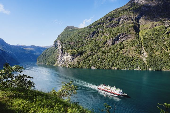 Hurtigruten seiler igjen, og vi sponser flybilletten! - 3
