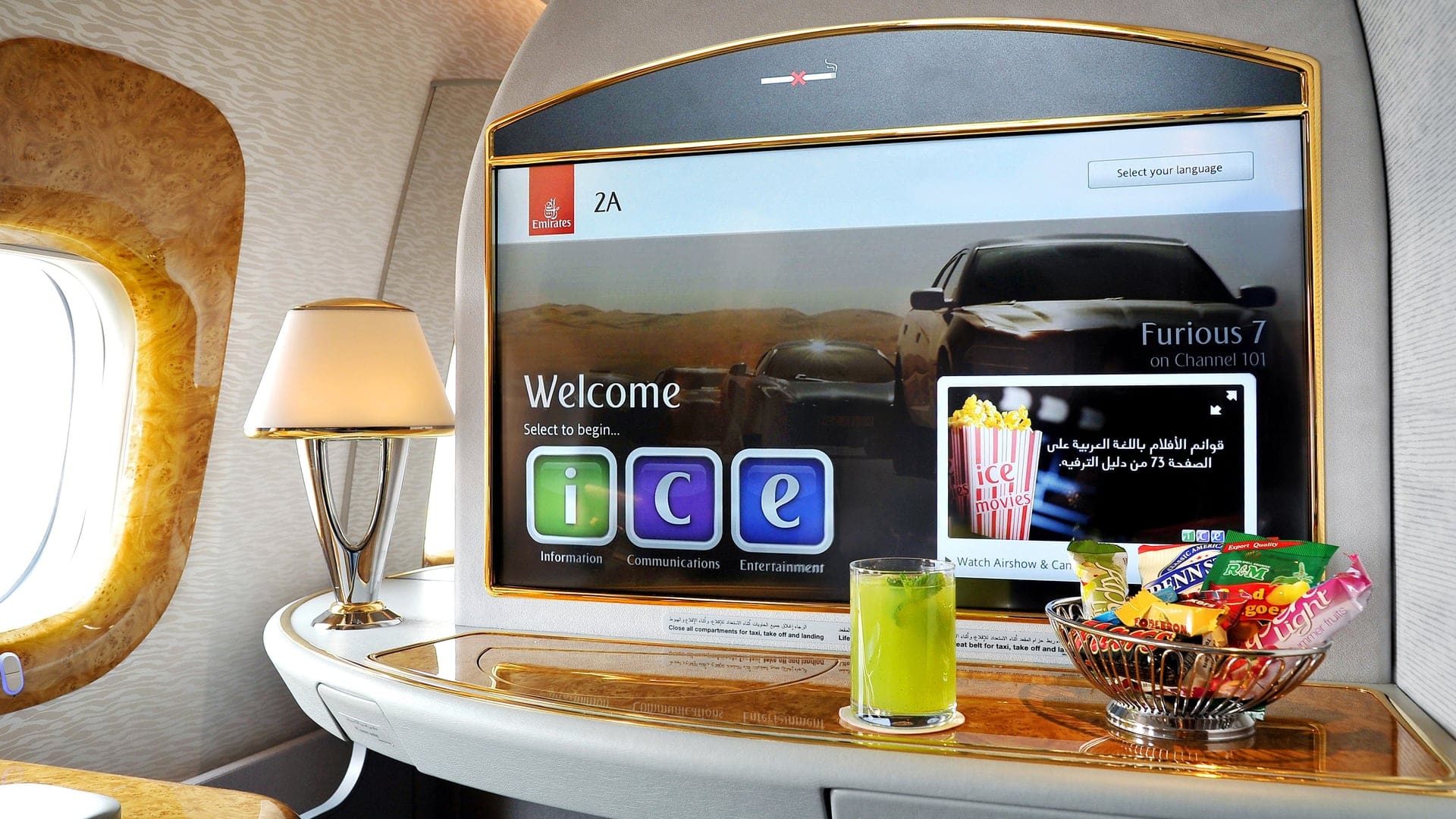 Airline review Entertainment - Emirates - 0