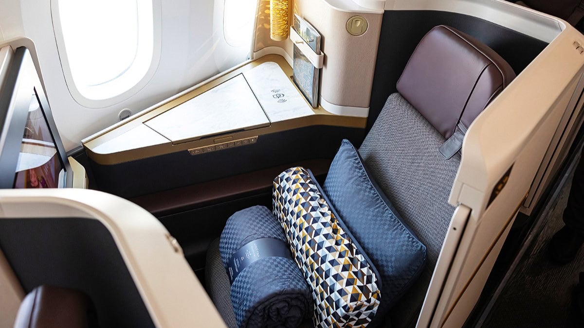 Airlines News - Etihad celebrates 20 years with new livery
