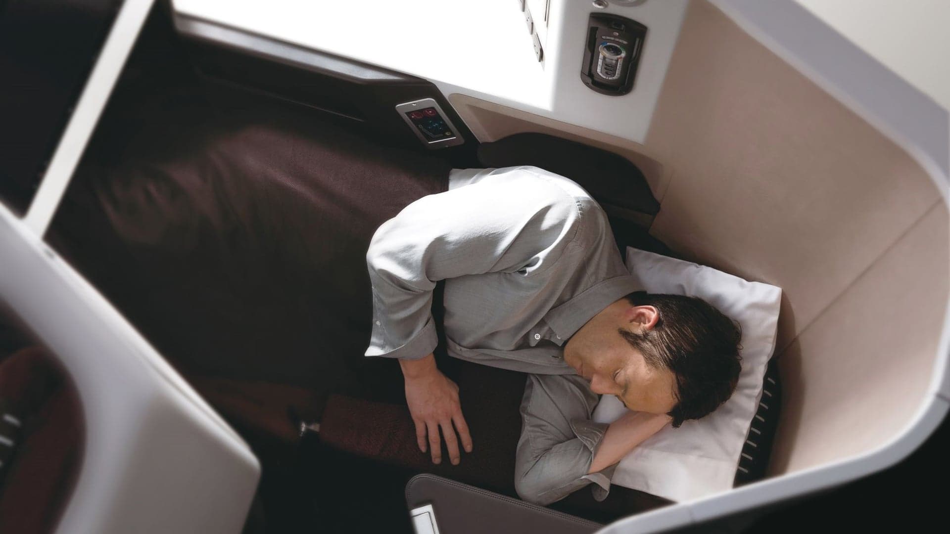 Airline review Cabin & Seat - Japan Airlines - 7
