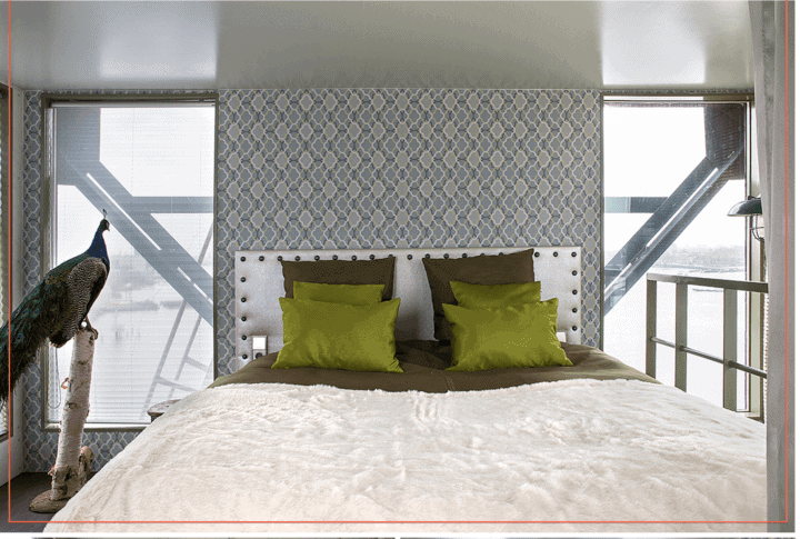 New Amsterdam Hotel offers Luxury Suites in a Crane - 1