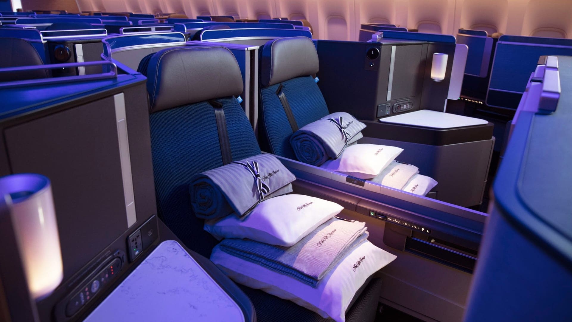 United Airlines image