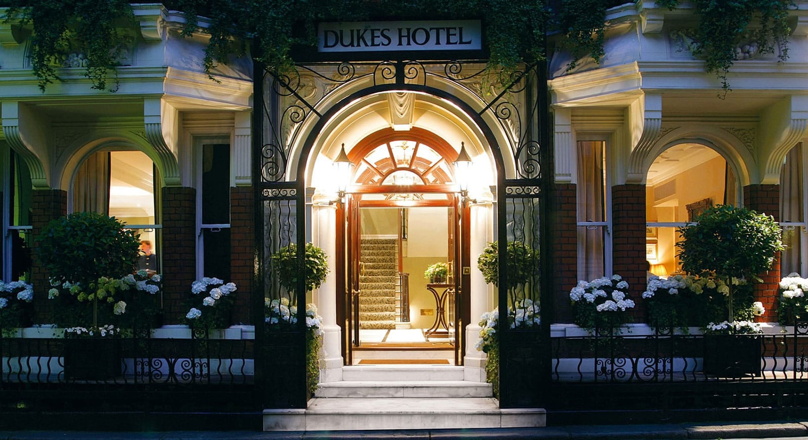 Celebrate The Big Day With Dukes London Royal Wedding Package