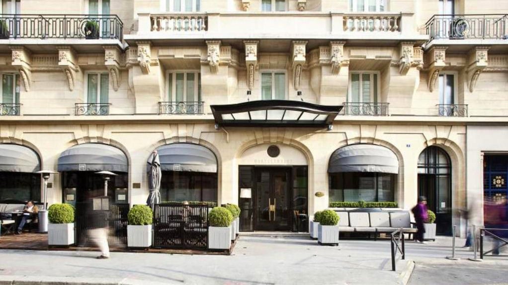 Main entrance of hotel raphael paris