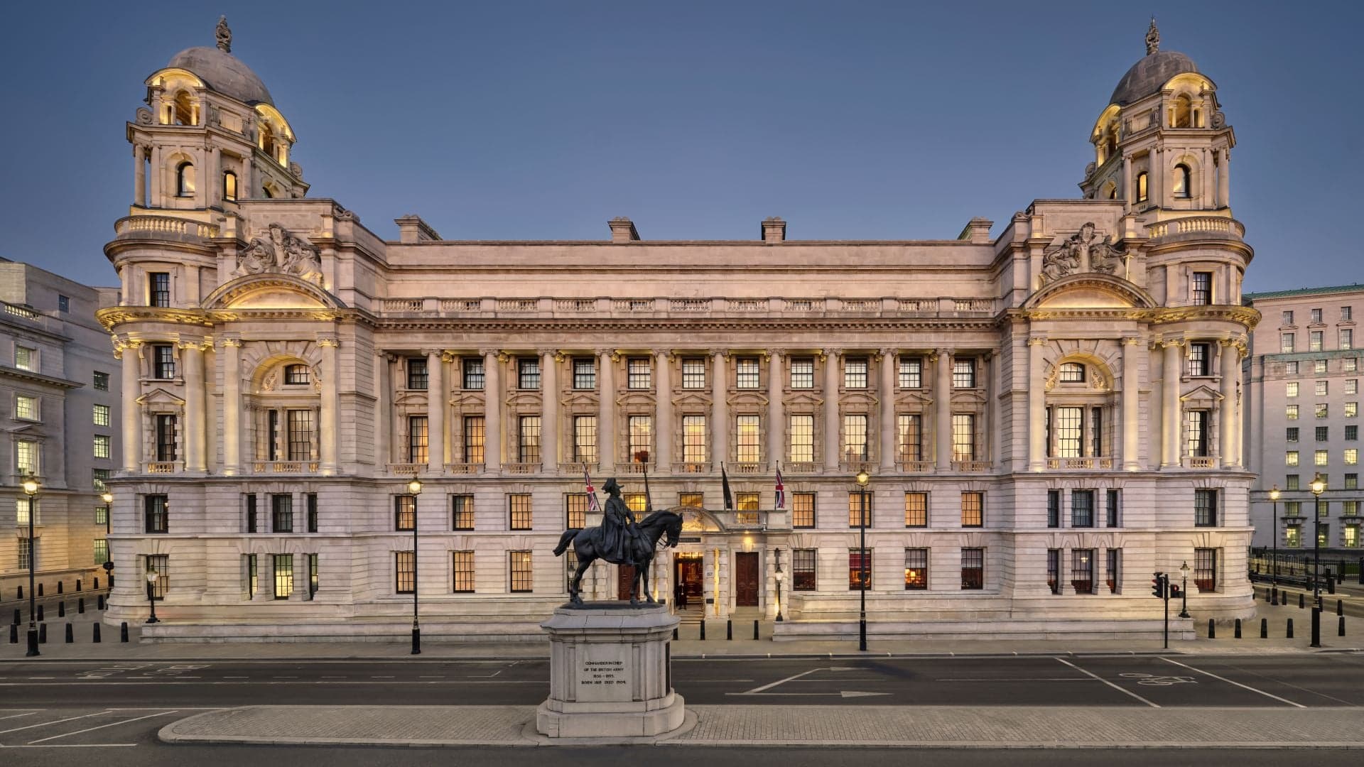 Hotels Toplists - 11 Best Luxury Hotels Featured In James Bond Films
