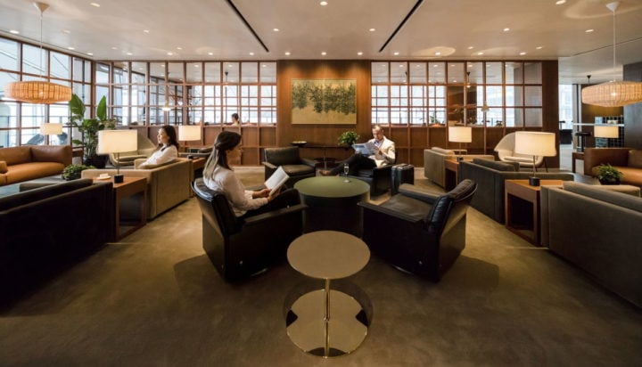 De første bildene av Cathay Pacifics nye lounge The Deck i Hong Kong - 1