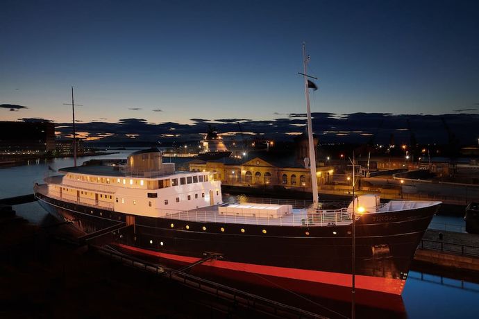 Fingal - A Luxury Floating Hotel - 9