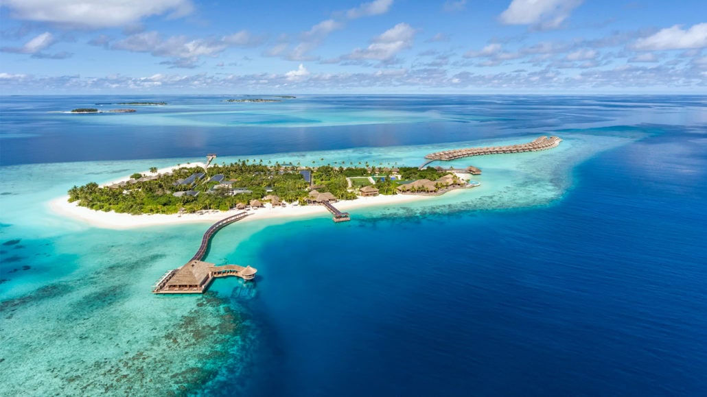 Dine at the world’s largest all-glass undersea restaurant - 3
