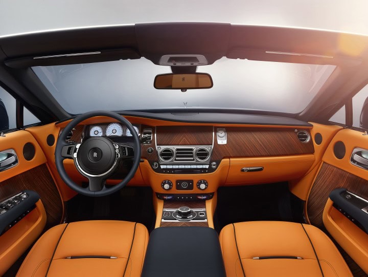 Snup en prøvetur i en Rolls-Royce på ferien - 2