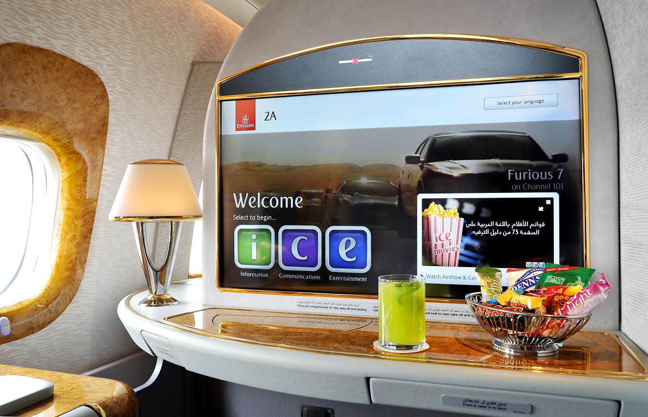 Emirates med 32-tommers skjerm