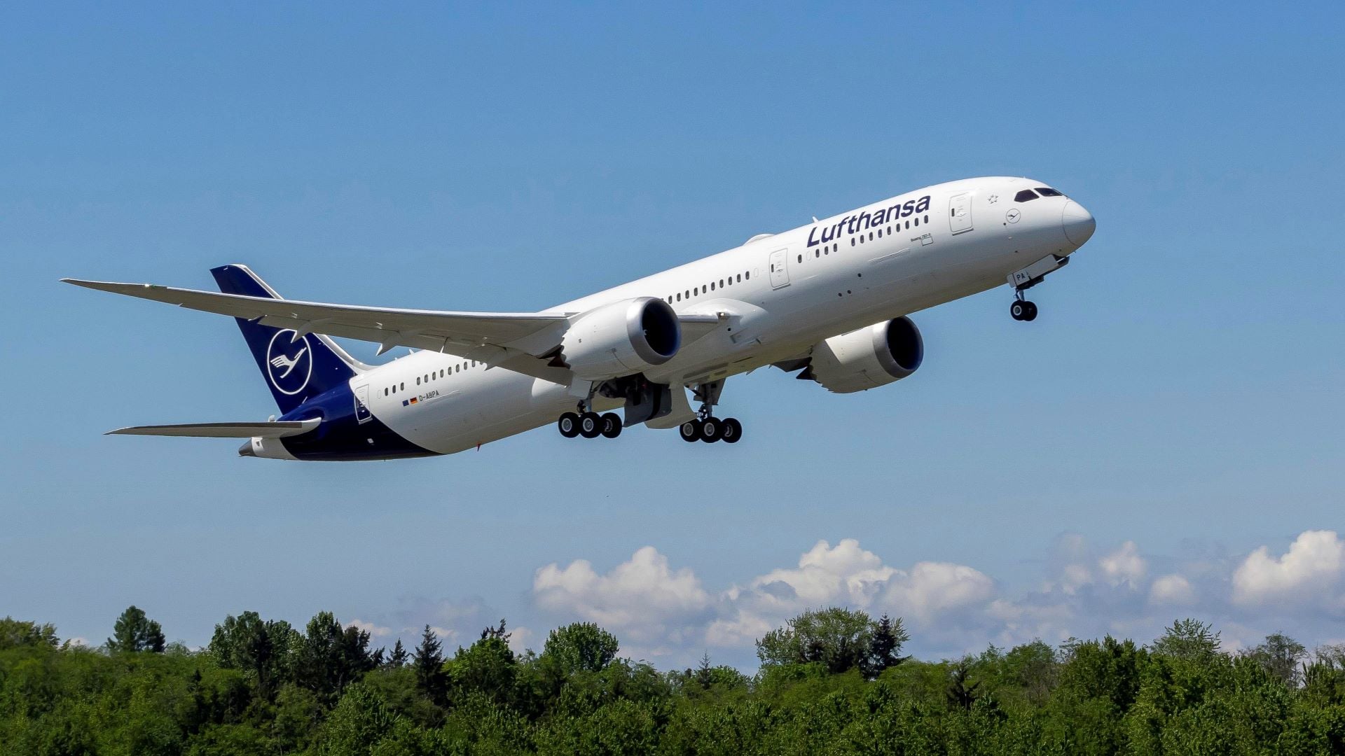 Lufthansa confirms Business Class seating on its five acquired Dreamliners