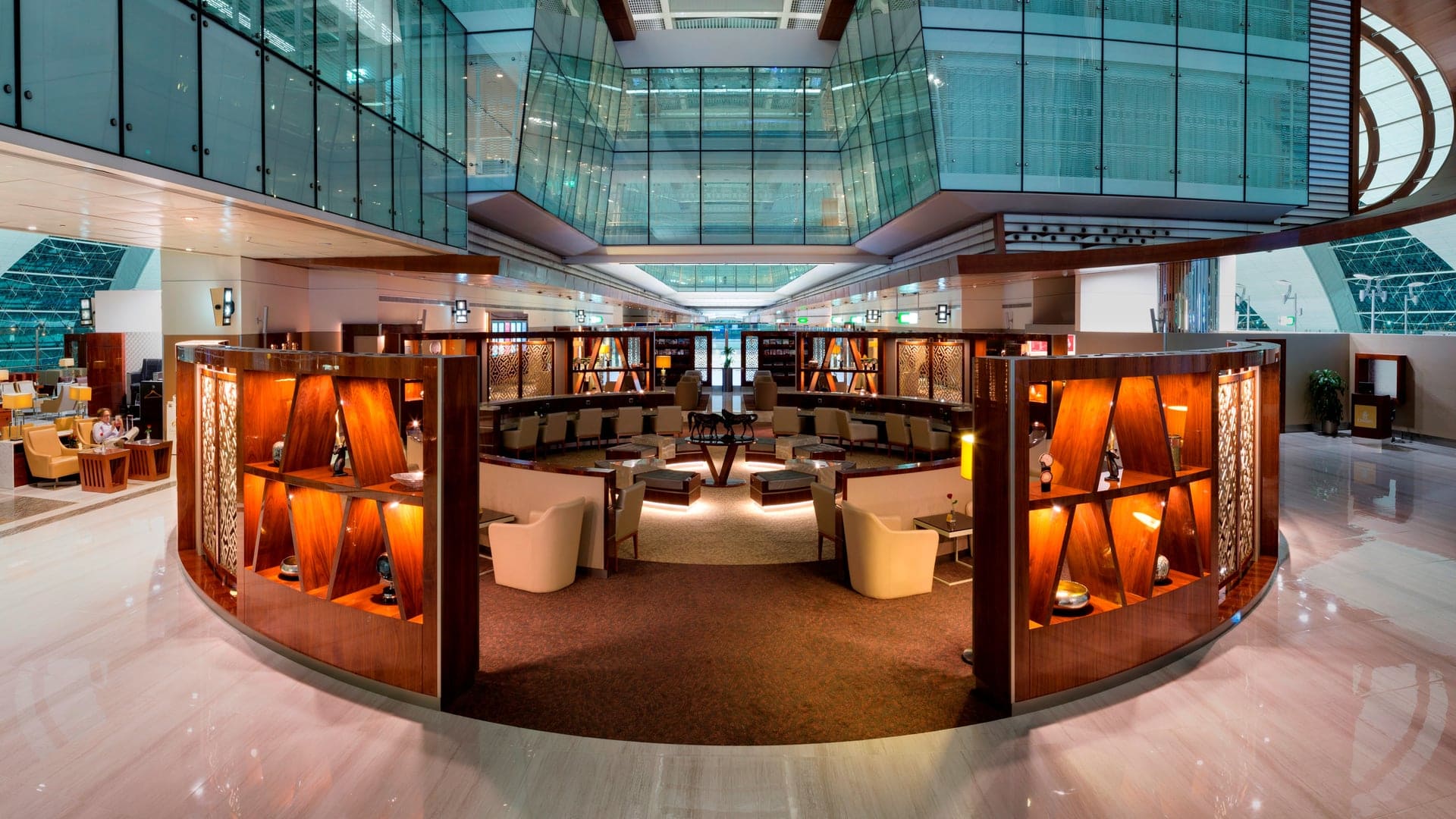 Airline review Airport experience - Emirates - 2