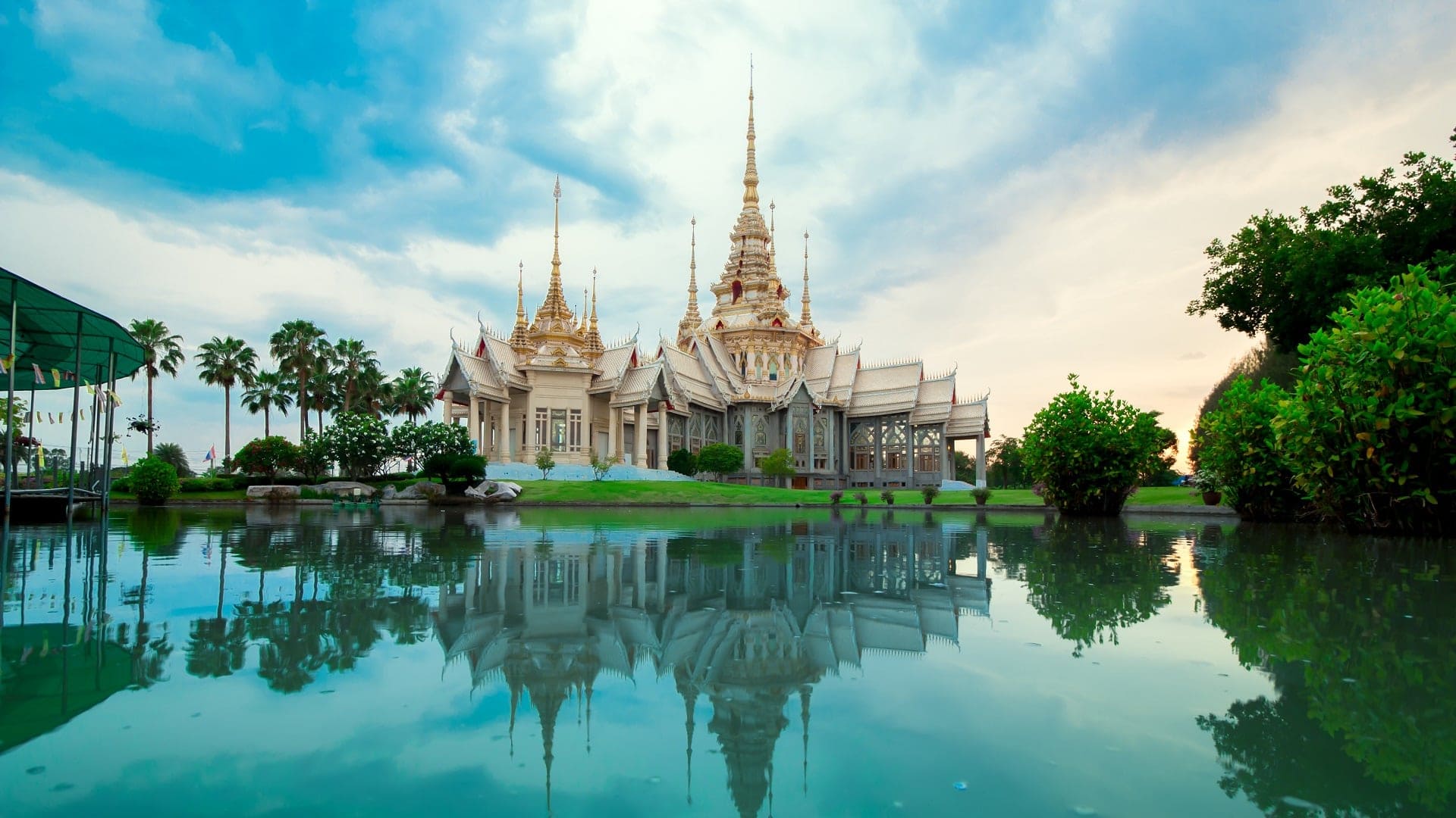 Lifestyle Articles - Lockdown Is The Dirtiest Word In Travel