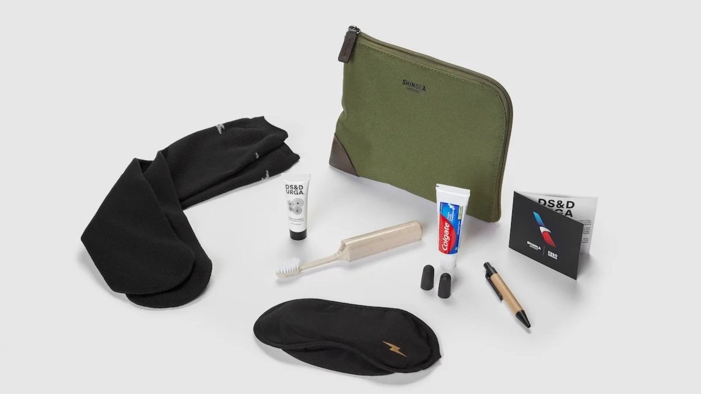 Airline review Amenities & Facilities - American Airlines - 3