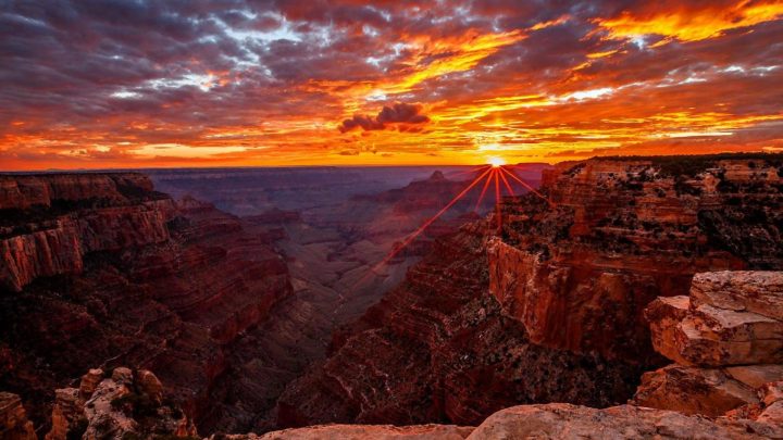 Astonishing places to experience the sunset - Grand Canyon, USA: Nature’s Majestic Canvas