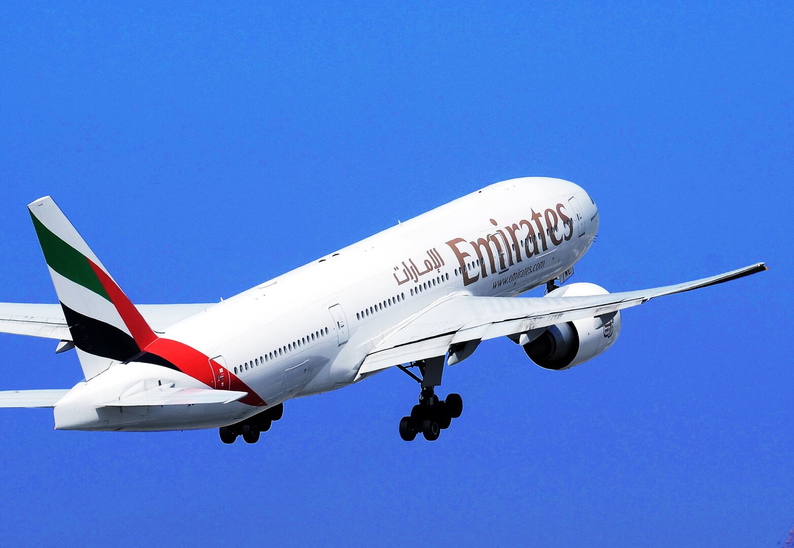 Slik flyr Emirates 14.000 km på minst mulig tid