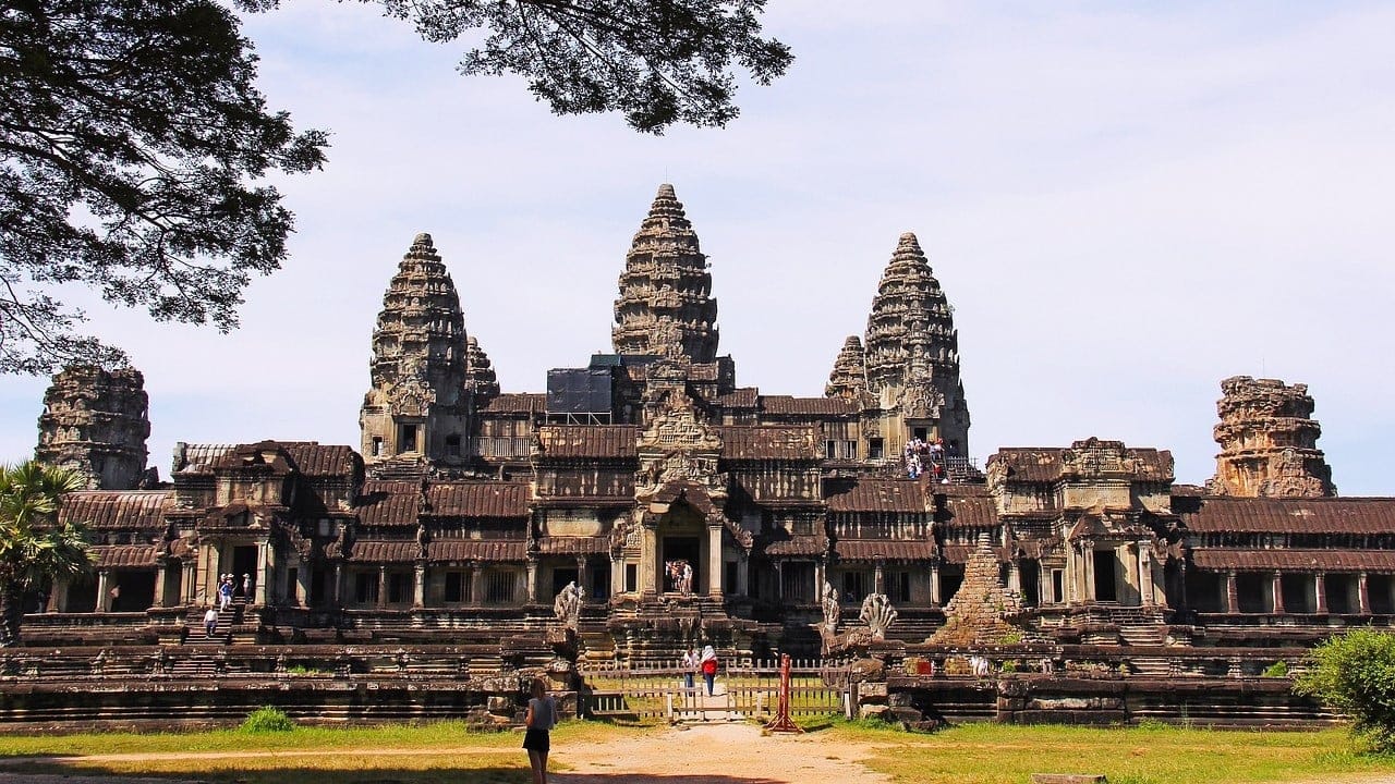 Lifestyle Toplists - 17 Bucket List Destinations - Wonders of the World!