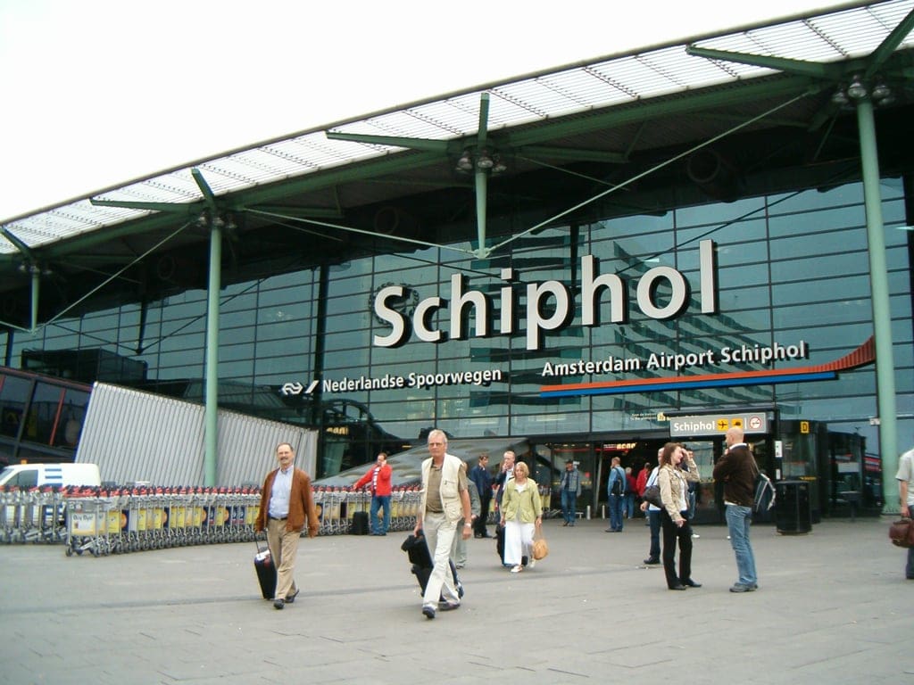 The world’s 10 best airports for luxury shopping - 8
