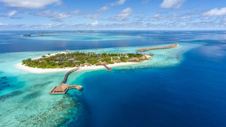 Dine At The World’s Largest All-Glass Undersea Restaurant - 3