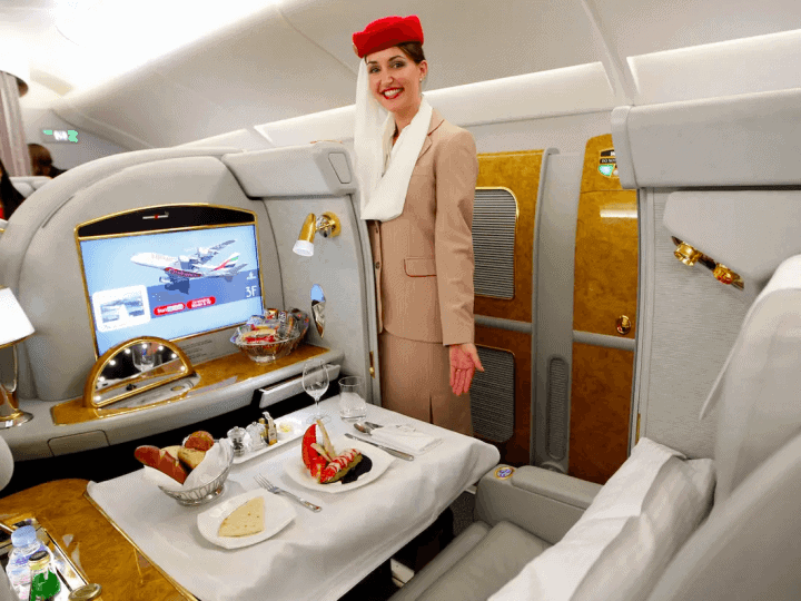 The airlines with First Class on A380 - 7
