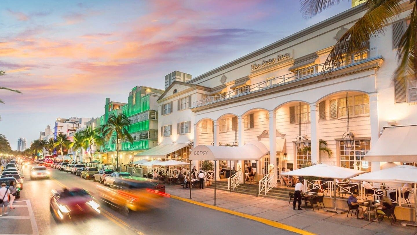 The livley, all-white and warm The Betsy Hotel located in the Art Deco district,