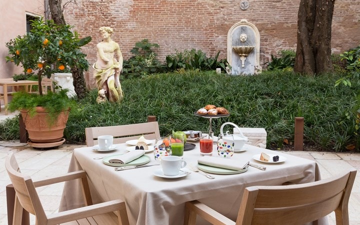 Ett palats i Venedig som blev till hotell - och vilket hotell det blev. - Rummen: Individuell design och diskret lyx - 3