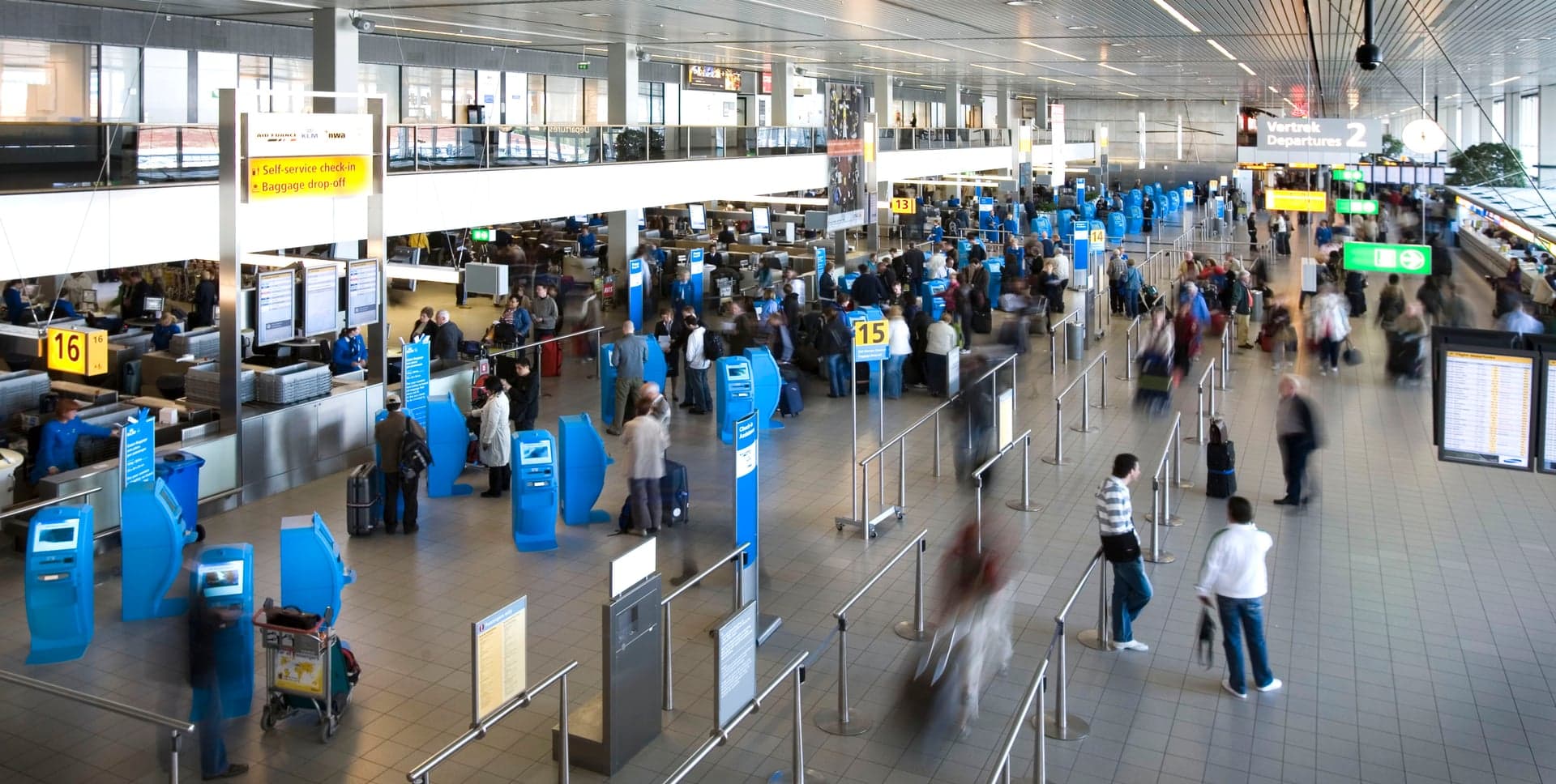 Amsterdam Schiphol flygplats inför ett helt nytt upplägg med säkerhetskontrollerna