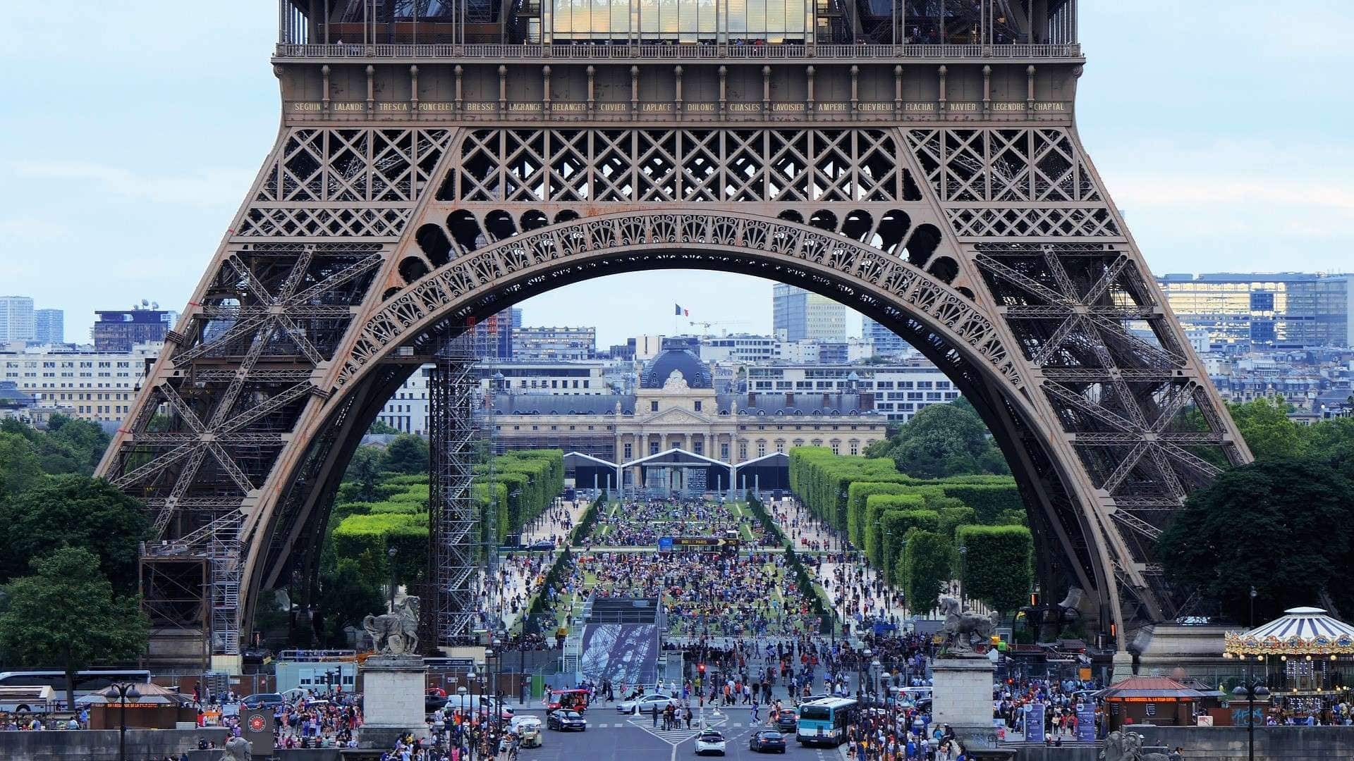 Lifestyle Toplists - 17 Bucket List Destinations - Wonders of the World!