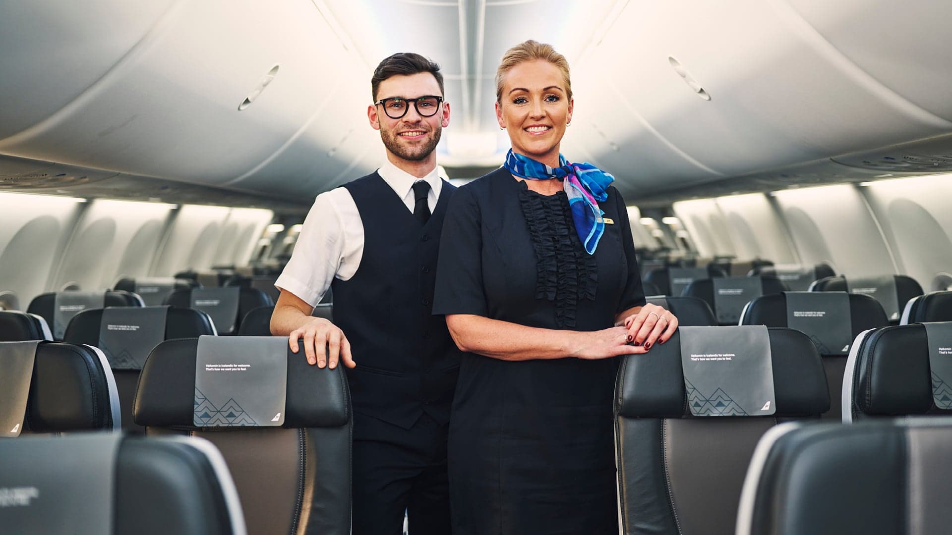 Airline review Service - Icelandair - 0