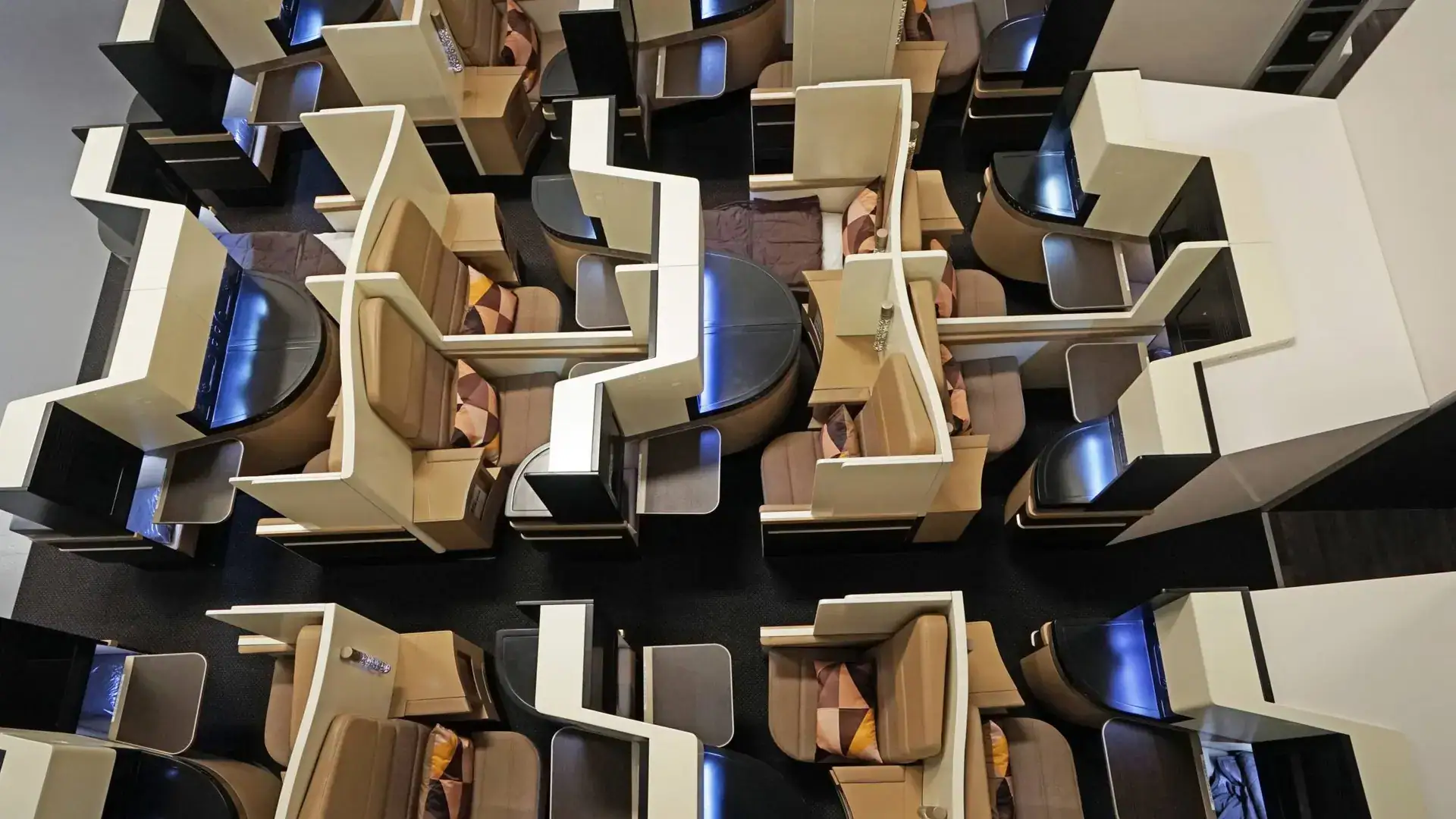 an overview of the Etihad Airways business class cabin