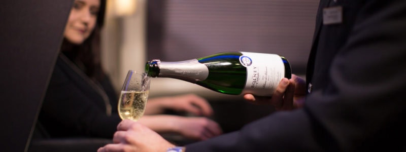 Fin vin på første klasse - hvilke flyselskaber serverer den bedste vin?