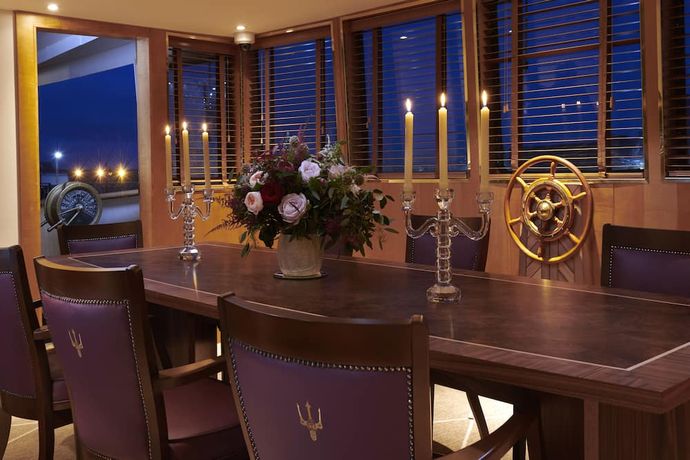 Fingal - A Luxury Floating Hotel - 25