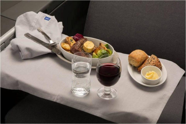 SAS indfører nye måltider og nyt serveringskoncept i business class på langruter - Hovedserveringen - med varme nødder og flere valg af for- og hovedret - 4