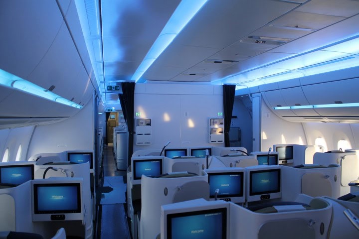 Titta in i världens nyaste passagerarflygplan Airbus A350 - Kabinbelysning - 4