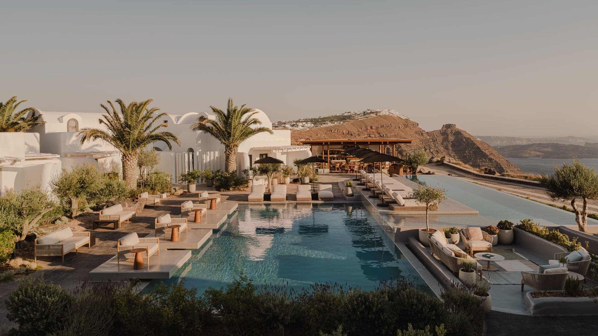 Hotels Toplists - 10 Best Luxury Hotels in Santorini