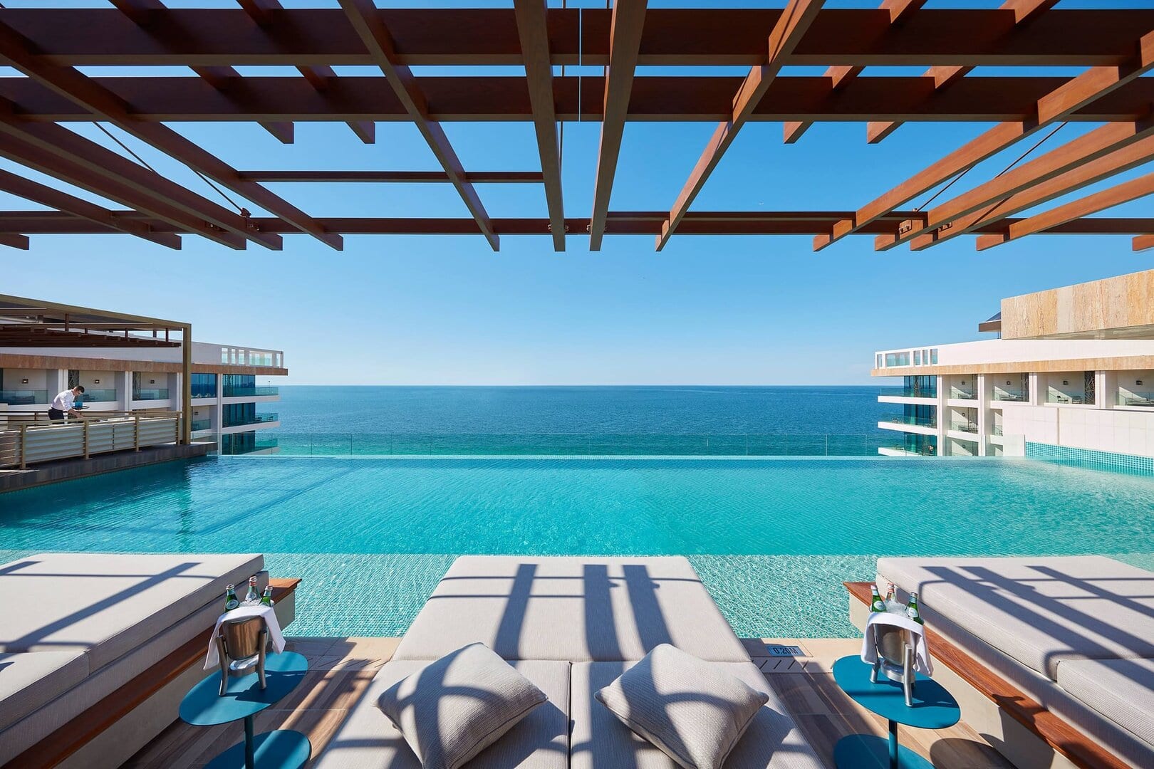Mandarin Oriental Jumeira Dubai — An elegant beachfront hotel in the heart of Dubai