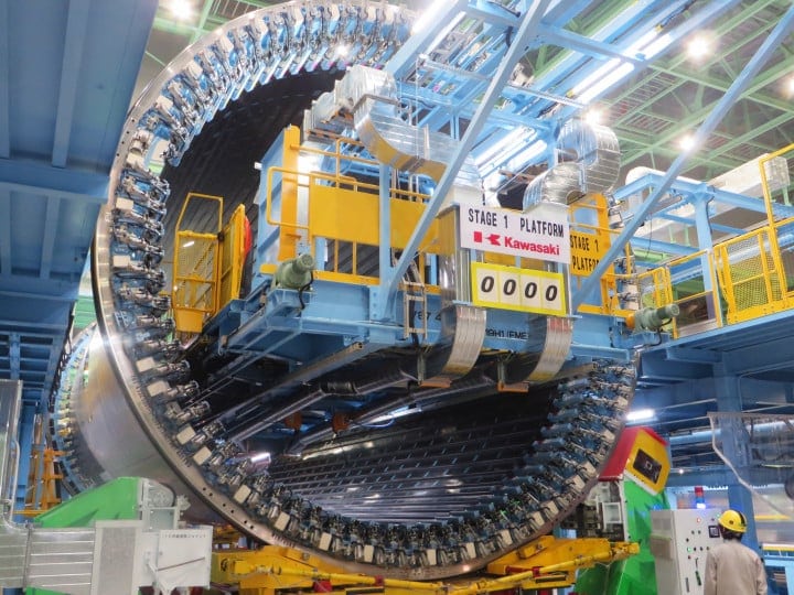 Boeing begins assembly of biggest Dreamliner - 1
