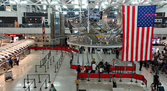 Världens 10 bästa flygplatser för shopping i lyxklassen - Changi Airport Singapore - 4