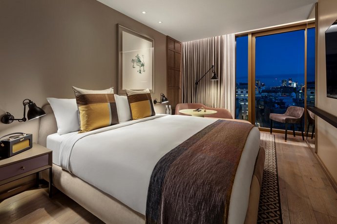 Verified hotel review - The Londoner - 19