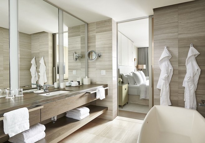 Verified hotel review - Four Seasons Hotel Toronto at Yorkville - 5