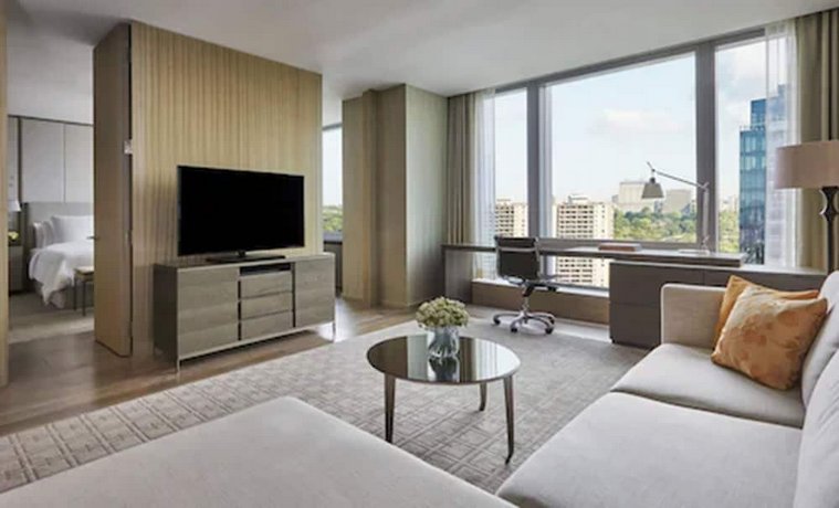 Verified hotel review - Four Seasons Hotel Toronto at Yorkville - 4