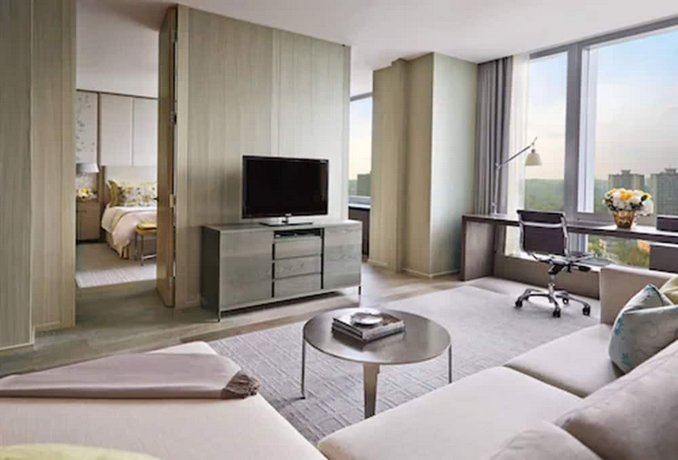 Verified hotel review - Four Seasons Hotel Toronto at Yorkville - 13