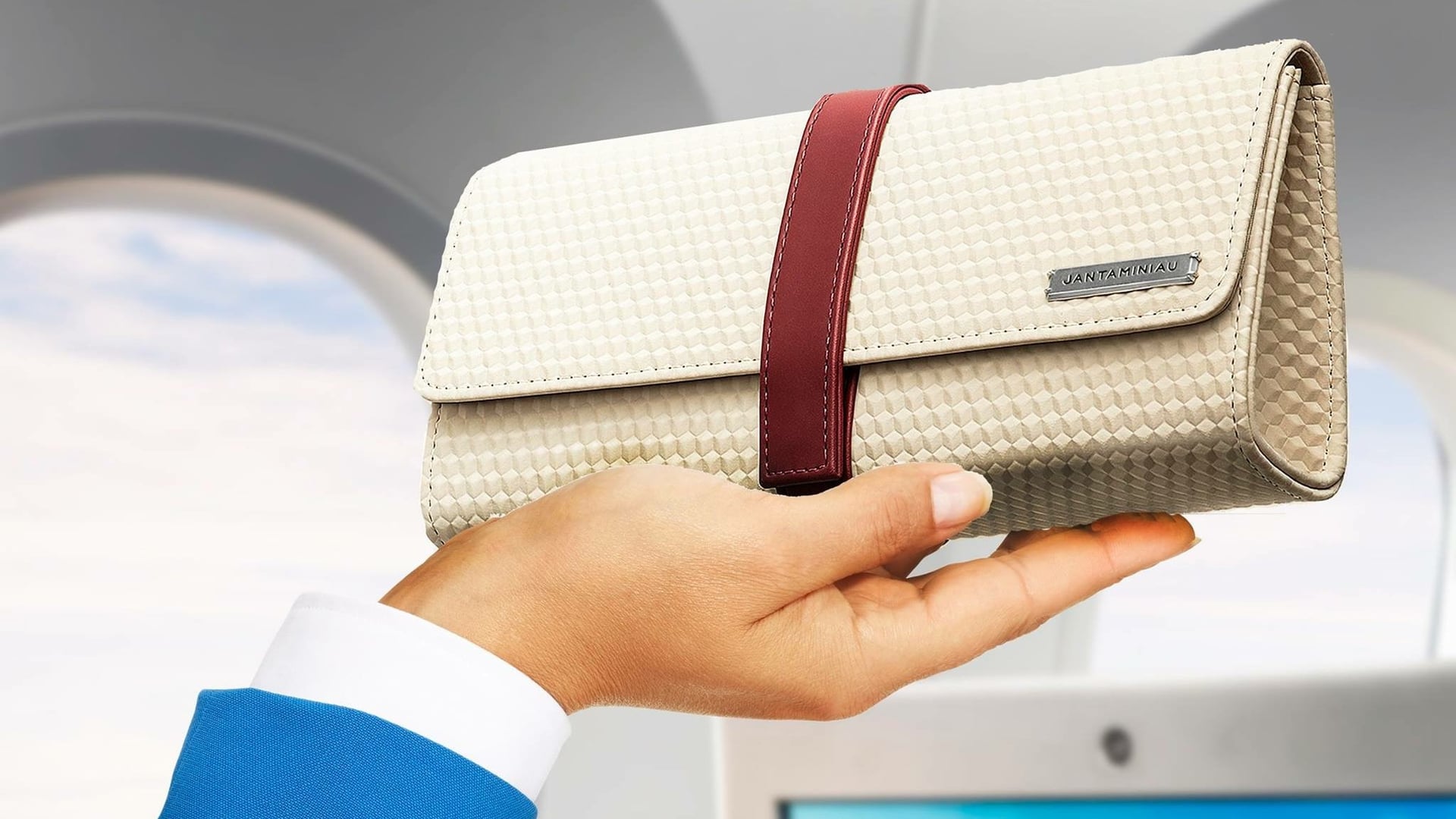 Airline review Amenities & Facilities - KLM - 4