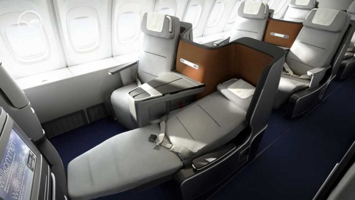 Lufthansa takes off to California