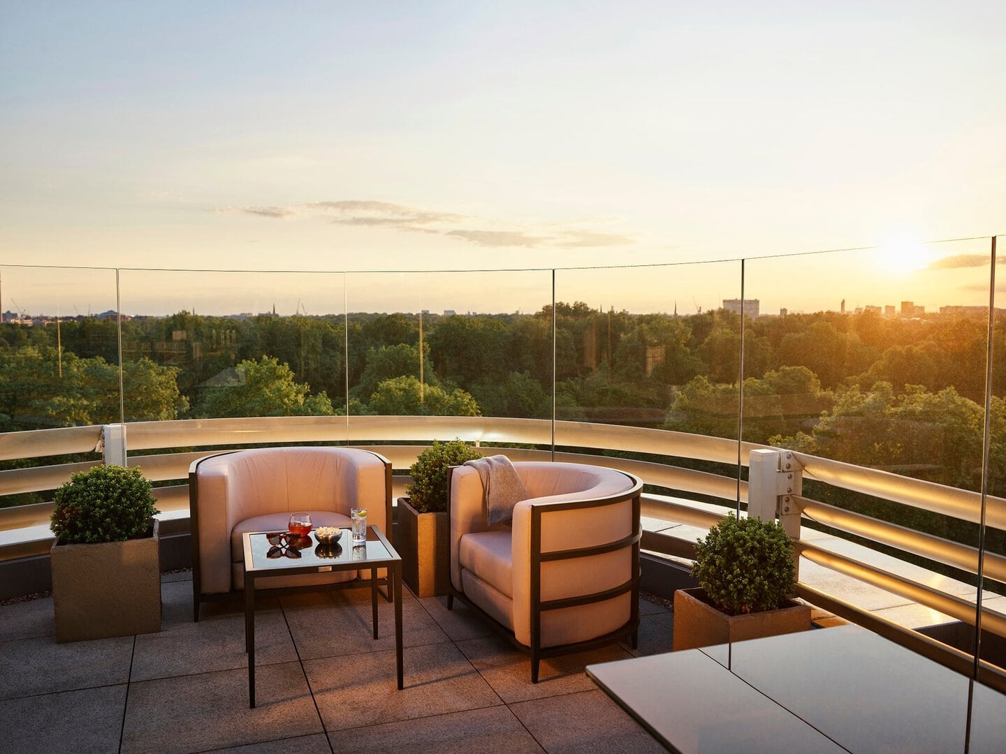 Hotel review What We Love' - 45 Park Lane - Dorchester Collection - 0