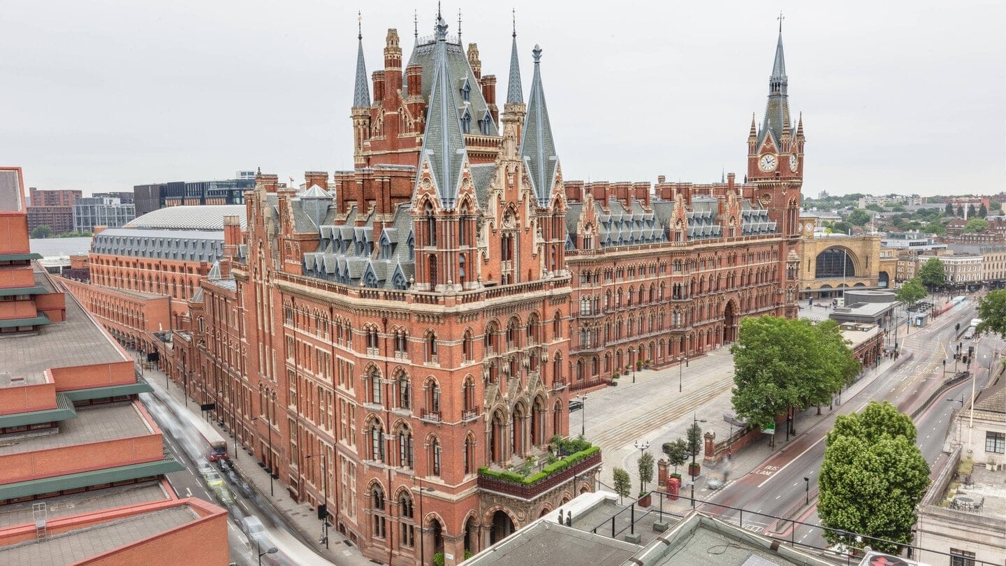Tre historiske London-hoteller som er verdt et besøk