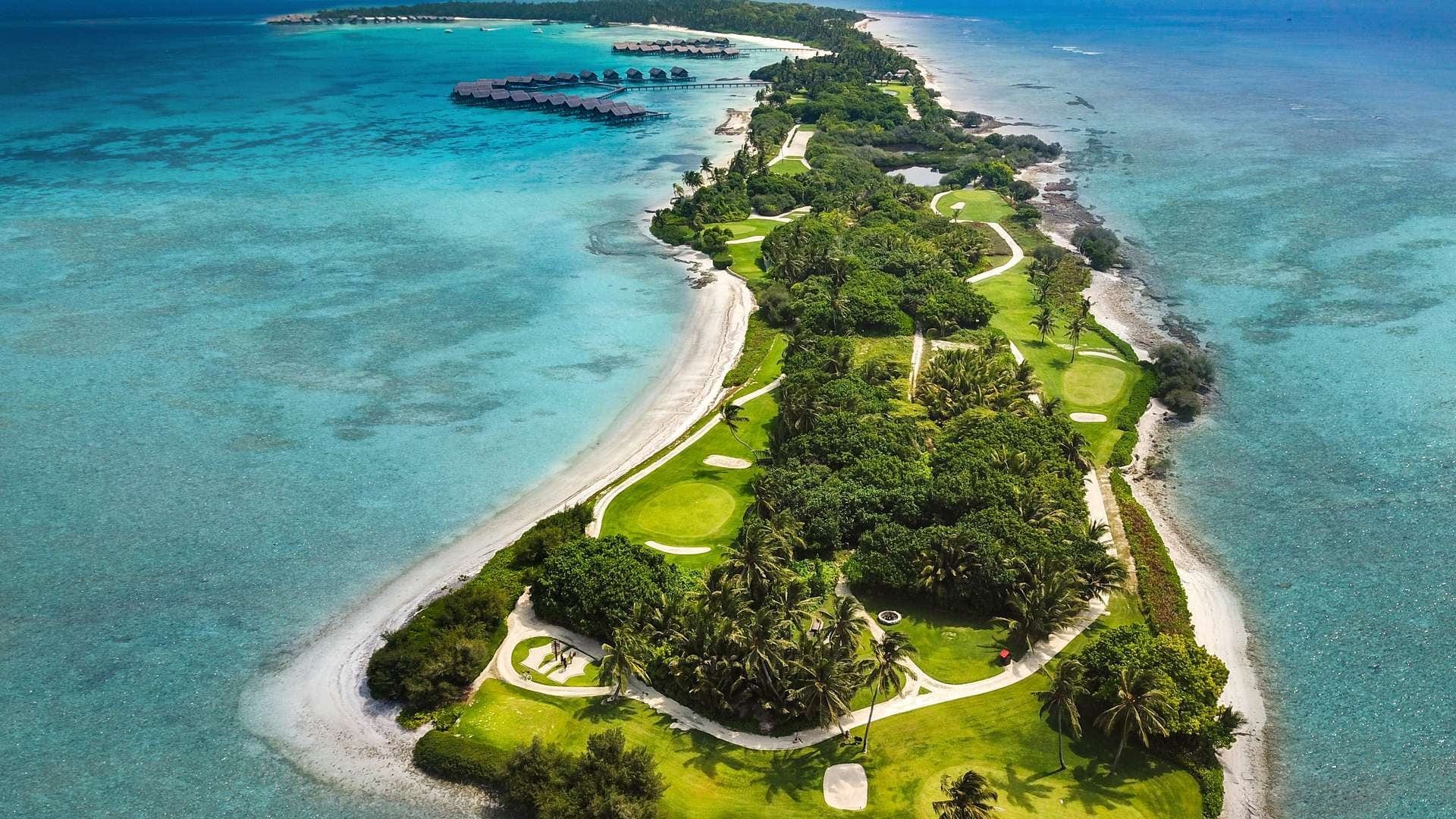  a picture of a beautiful island in the Maldives
