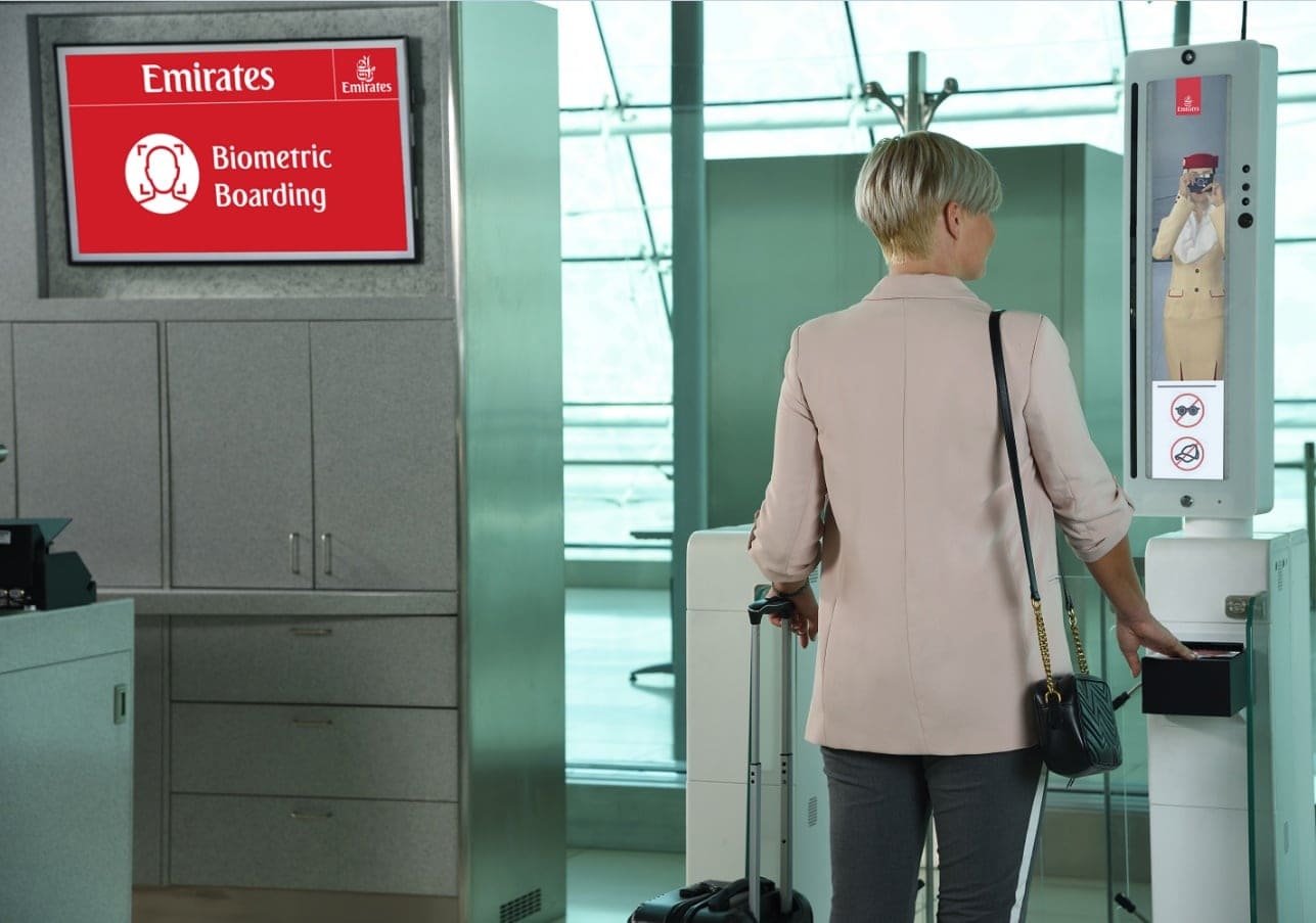 Emirates lanserer verdens første integrerte biometriske flyplassopplevelse