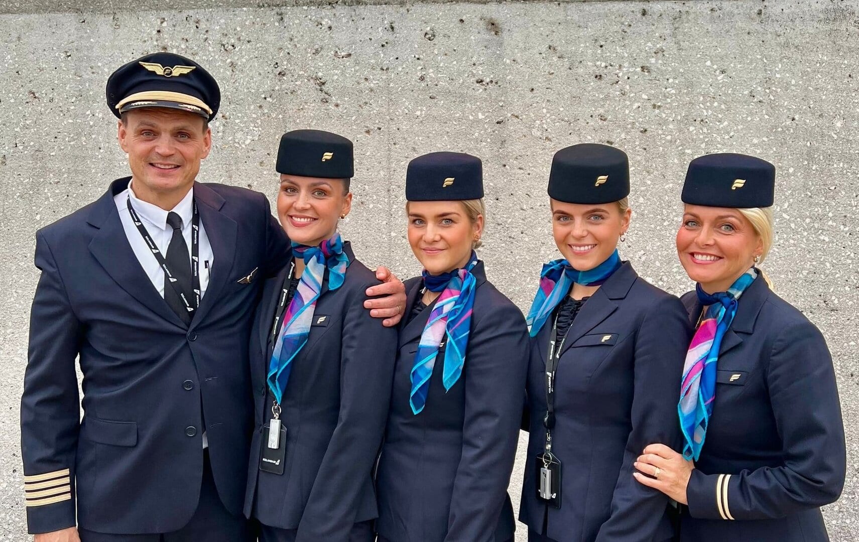 Airline review Service - Icelandair - 2